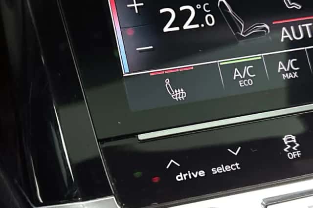 Audi Q8 e-tron (2023) thumbnail 8