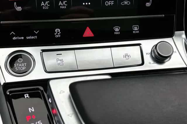 Audi Q8 e-tron (2023) thumbnail 9