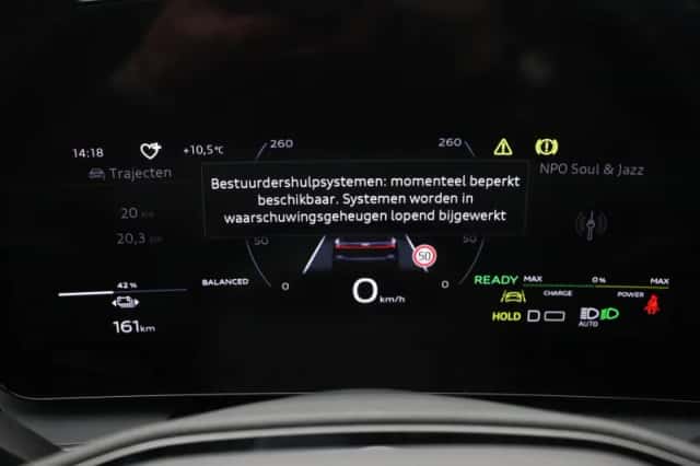 Audi Q6 e-tron (2025) thumbnail 13