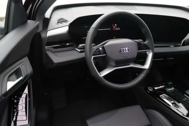 Audi Q6 e-tron (2025) thumbnail 10