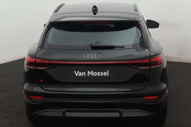 Audi Q6 e-tron (2025) thumbnail 5