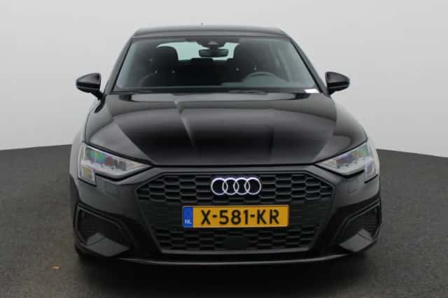 Audi A3 (2023) thumbnail 2