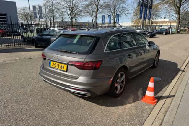 Audi A4 (2020) thumbnail 3