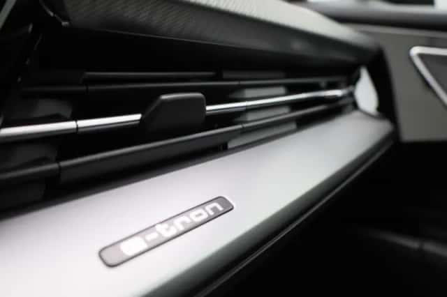 Audi Q4 e-tron (2025) thumbnail 24