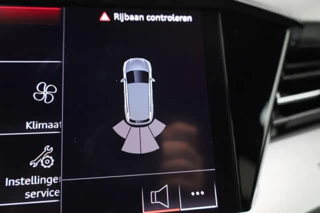 Audi Q4 e-tron (2025) thumbnail 25