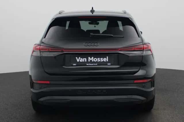 Audi Q4 e-tron (2025) thumbnail 5