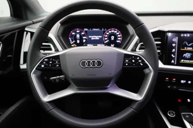 Audi Q4 e-tron (2025) thumbnail 8