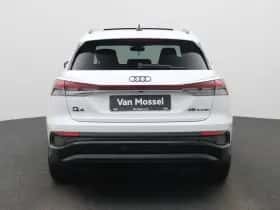 Audi Q4 e-tron thumbnail 5