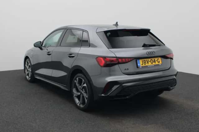 Audi A3 (2025) thumbnail 2