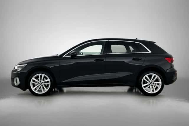 Audi A3 (2023) thumbnail 3