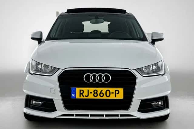 Audi A1 (2017) thumbnail 2
