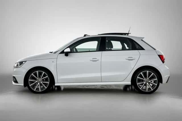 Audi A1 (2017) thumbnail 3