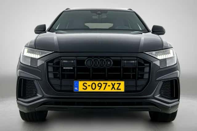 Audi Q8 (2021) thumbnail 2