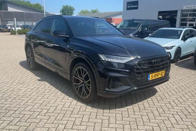 Audi Q8 (2021) thumbnail 3