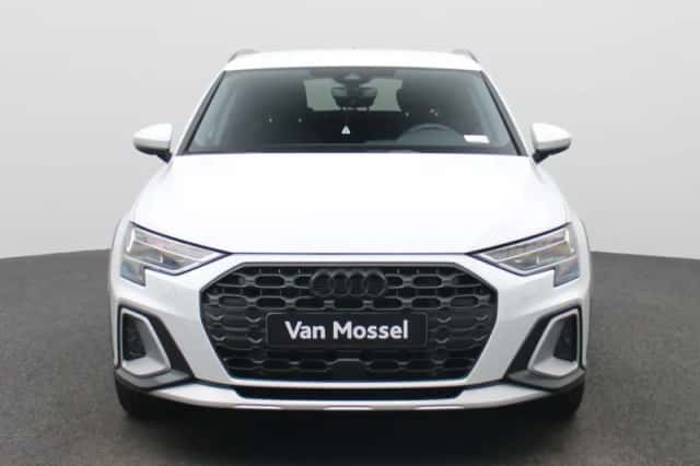 Audi A3 (2025) thumbnail 2
