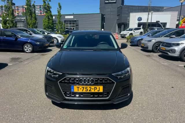 Audi A1 (2022) thumbnail 2