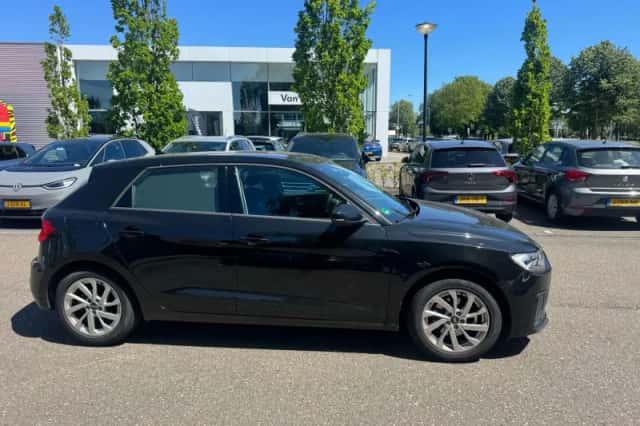 Audi A1 (2022) thumbnail 4