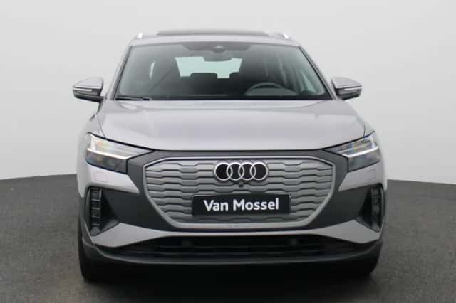 Audi Q4 e-tron (2025) thumbnail 2