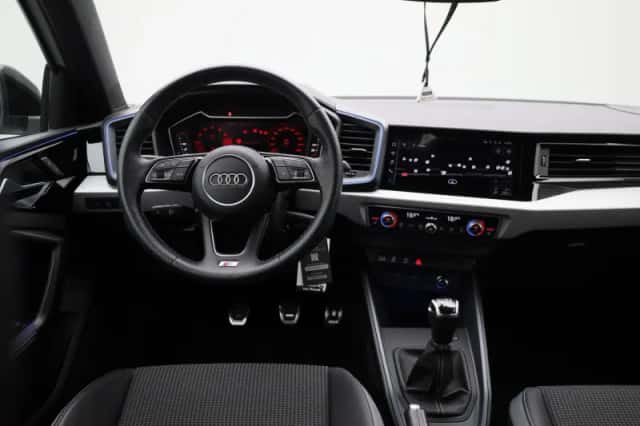 Audi A1 (2023) thumbnail 8