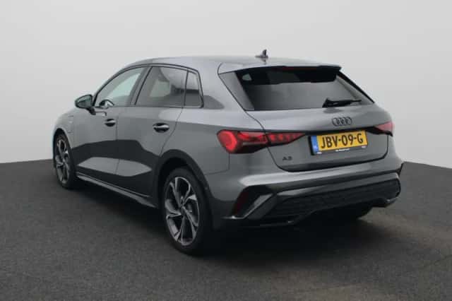 Audi A3 (2025) thumbnail 2