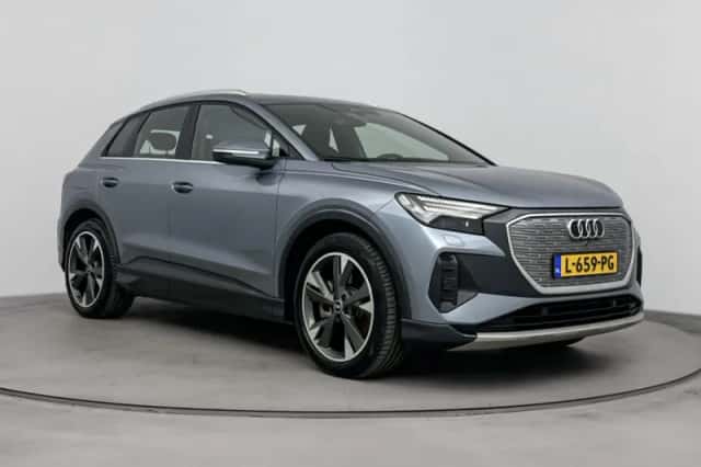 Audi Q4 e-tron (2021) thumbnail 4