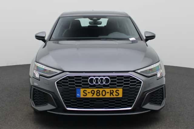 Audi A3 (2023) thumbnail 2