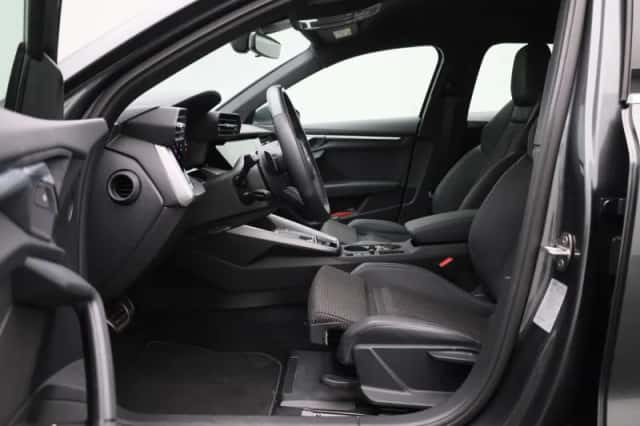 Audi A3 (2023) thumbnail 12