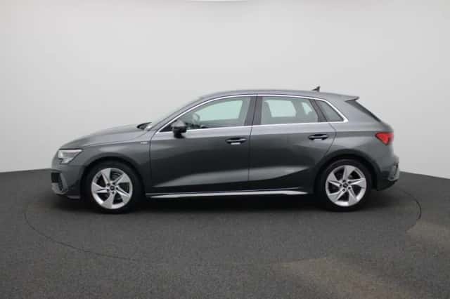 Audi A3 (2023) thumbnail 4