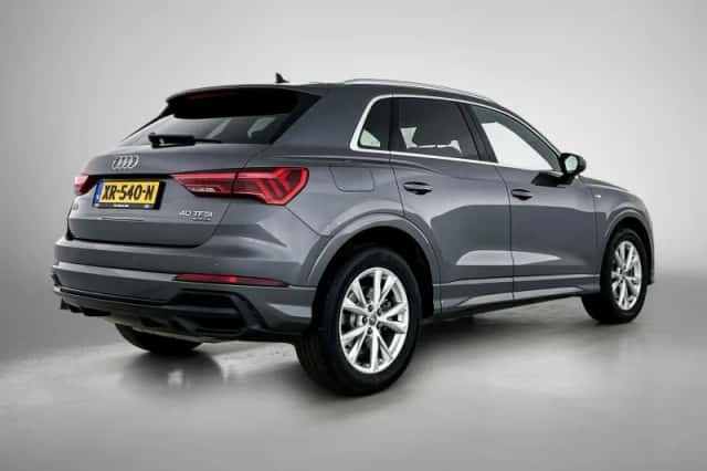 Audi Q3 (2019) thumbnail 5