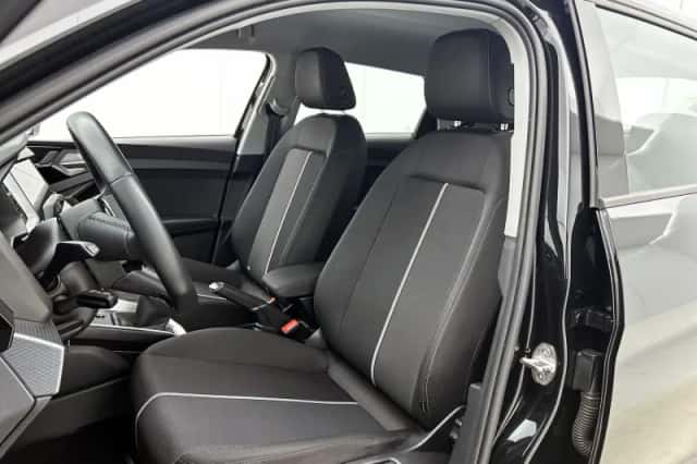 Audi A1 (2023) thumbnail 8