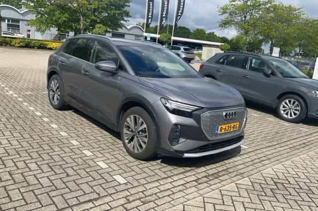 Audi Q4 e-tron (2022) thumbnail 3