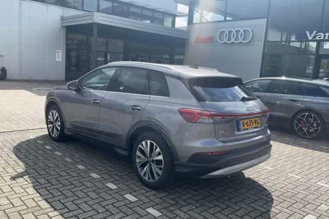 Audi Q4 e-tron (2022) thumbnail 4