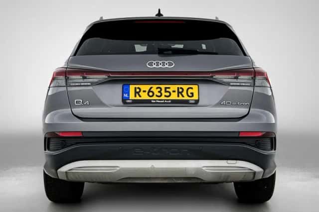 Audi Q4 e-tron (2022) thumbnail 4