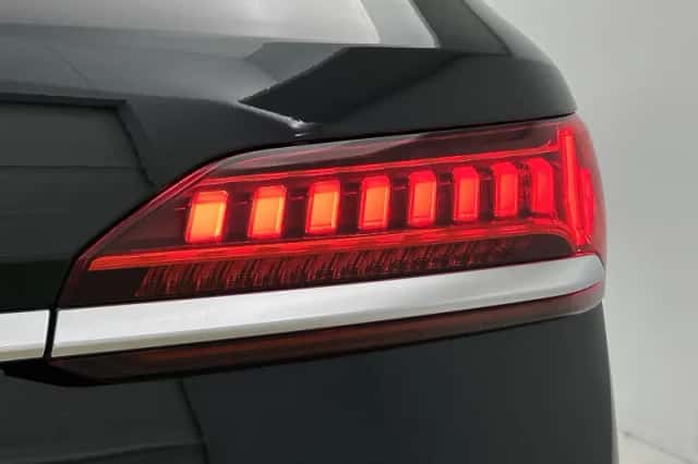 Audi Q7 (2021) thumbnail 11