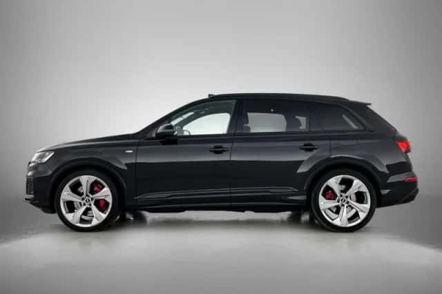 Audi Q7 (2021) thumbnail 3