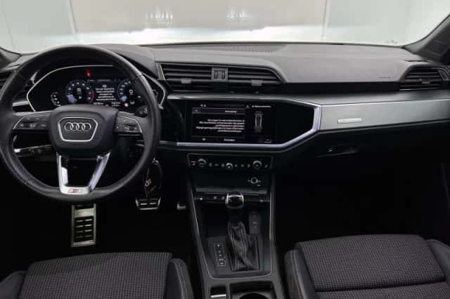 Audi Q3 (2022) thumbnail 12