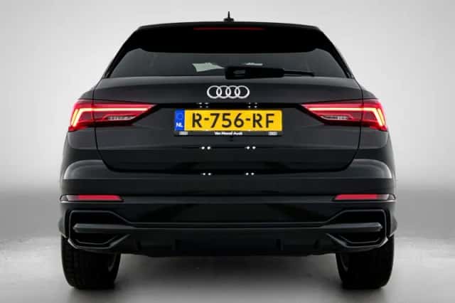 Audi Q3 (2022) thumbnail 4