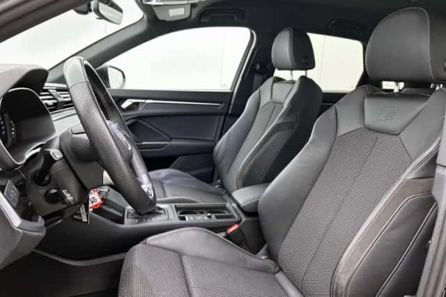 Audi Q3 (2022) thumbnail 9