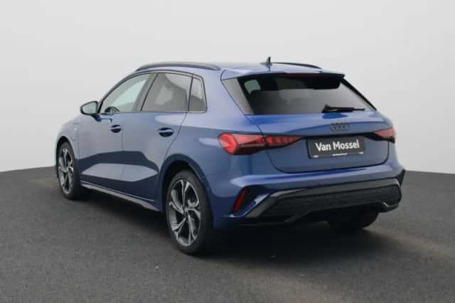 Audi A3 (2025) thumbnail 2