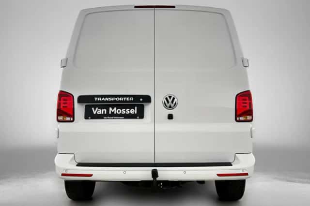 Volkswagen Transporter (2023) thumbnail 2