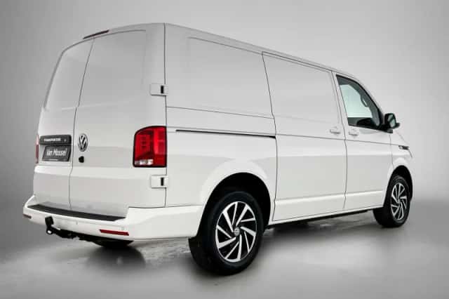 Volkswagen Transporter (2023) thumbnail 3