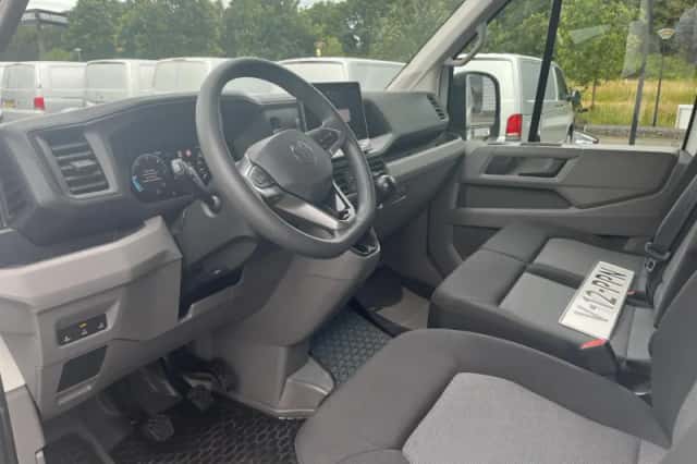 Volkswagen Crafter (2024) thumbnail 3