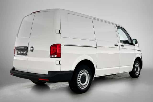 Volkswagen Transporter (2021) thumbnail 4