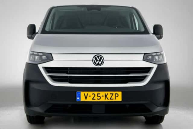 Volkswagen Transporter (2024) thumbnail 5