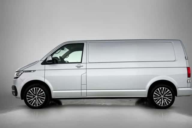 Volkswagen Transporter (2023) thumbnail 2