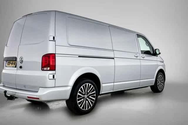 Volkswagen Transporter (2023) thumbnail 4
