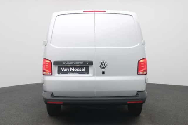 Volkswagen Transporter (2022) thumbnail 5