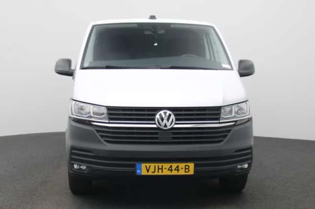Volkswagen Transporter (2021) thumbnail 3