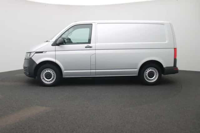 Volkswagen Transporter (2021) thumbnail 4
