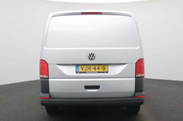 Volkswagen Transporter (2021) thumbnail 5